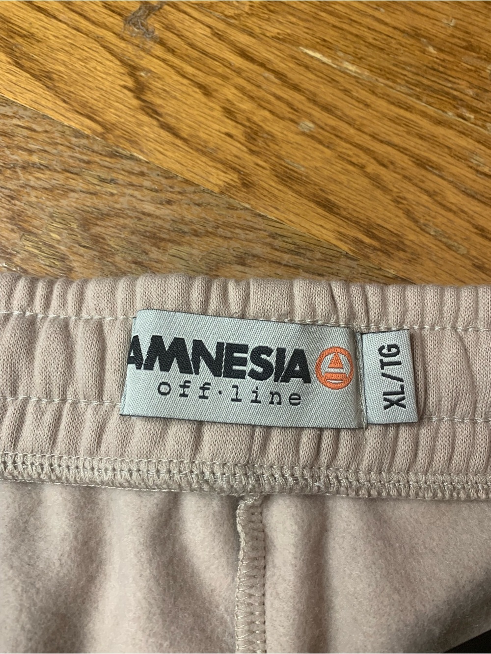 Amnesia Offline Beige Fleece Cargo Shorts Size XL NWT - Picture 2 of 7